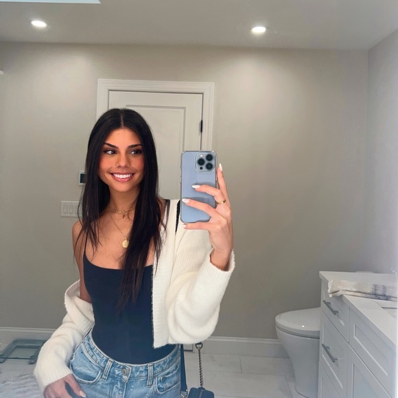 alexishobika